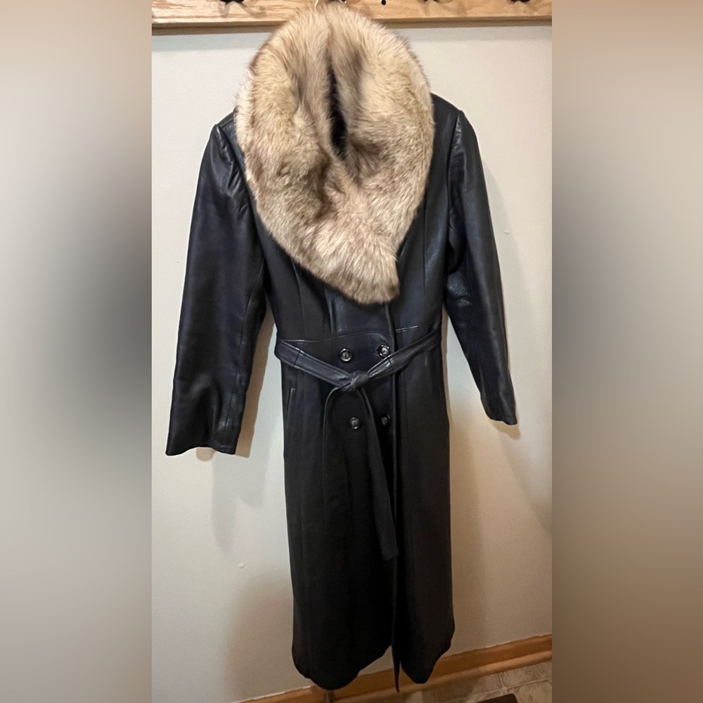 Vintage Park Leather International LTD Navy Blue Leather Jacket with Fur Trim